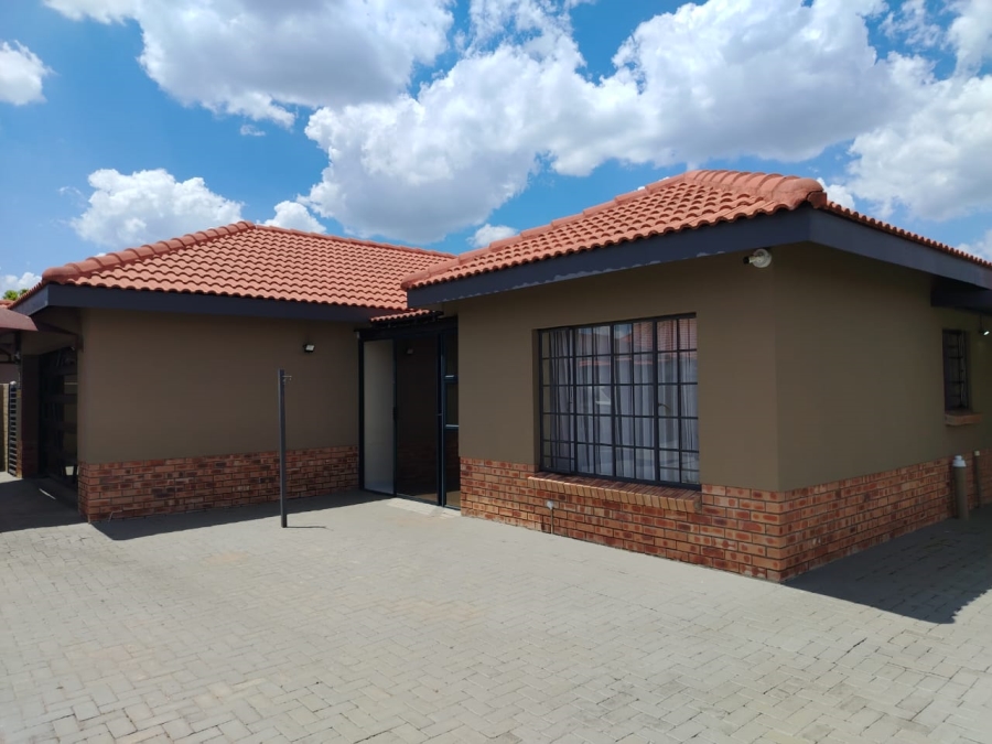 3 Bedroom Property for Sale in Waterkloof A H North West
